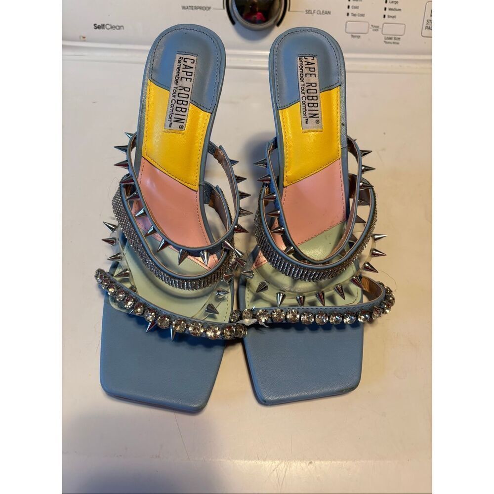 Cape Robbin Heels
